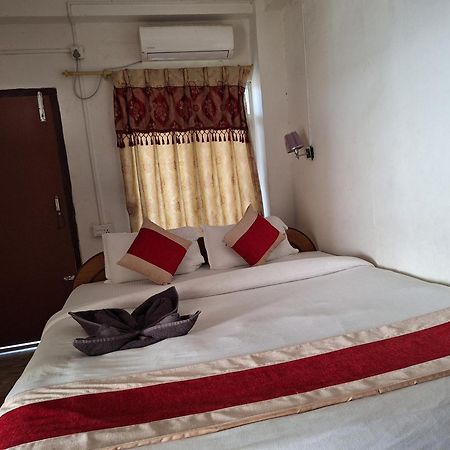 Hotel Shiva'S Dream Sauraha Εξωτερικό φωτογραφία