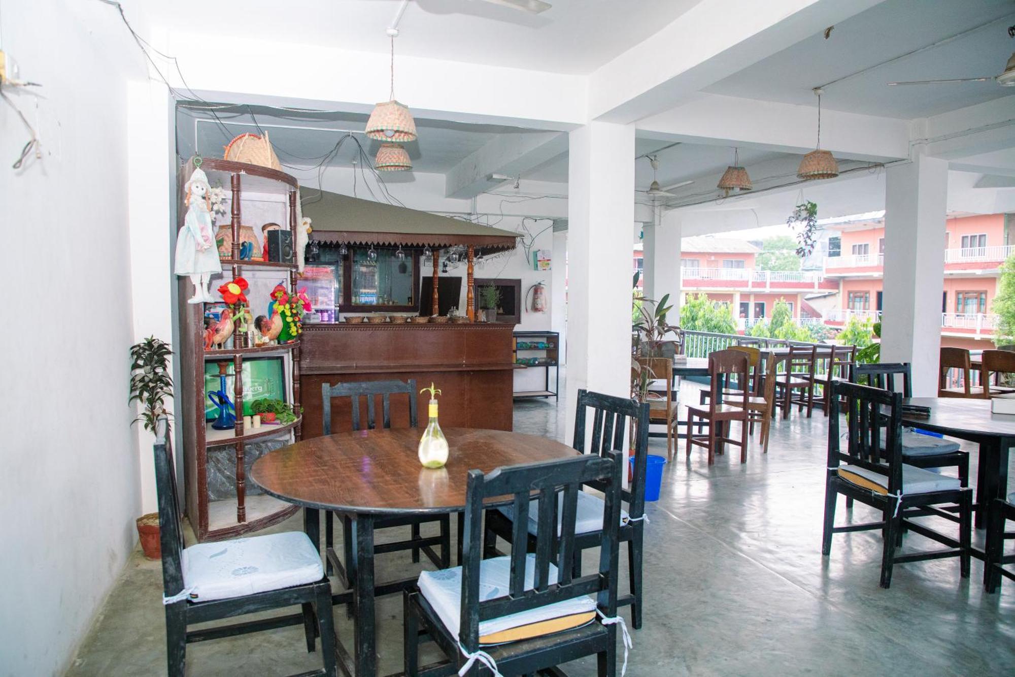 Hotel Shiva'S Dream Sauraha Εξωτερικό φωτογραφία