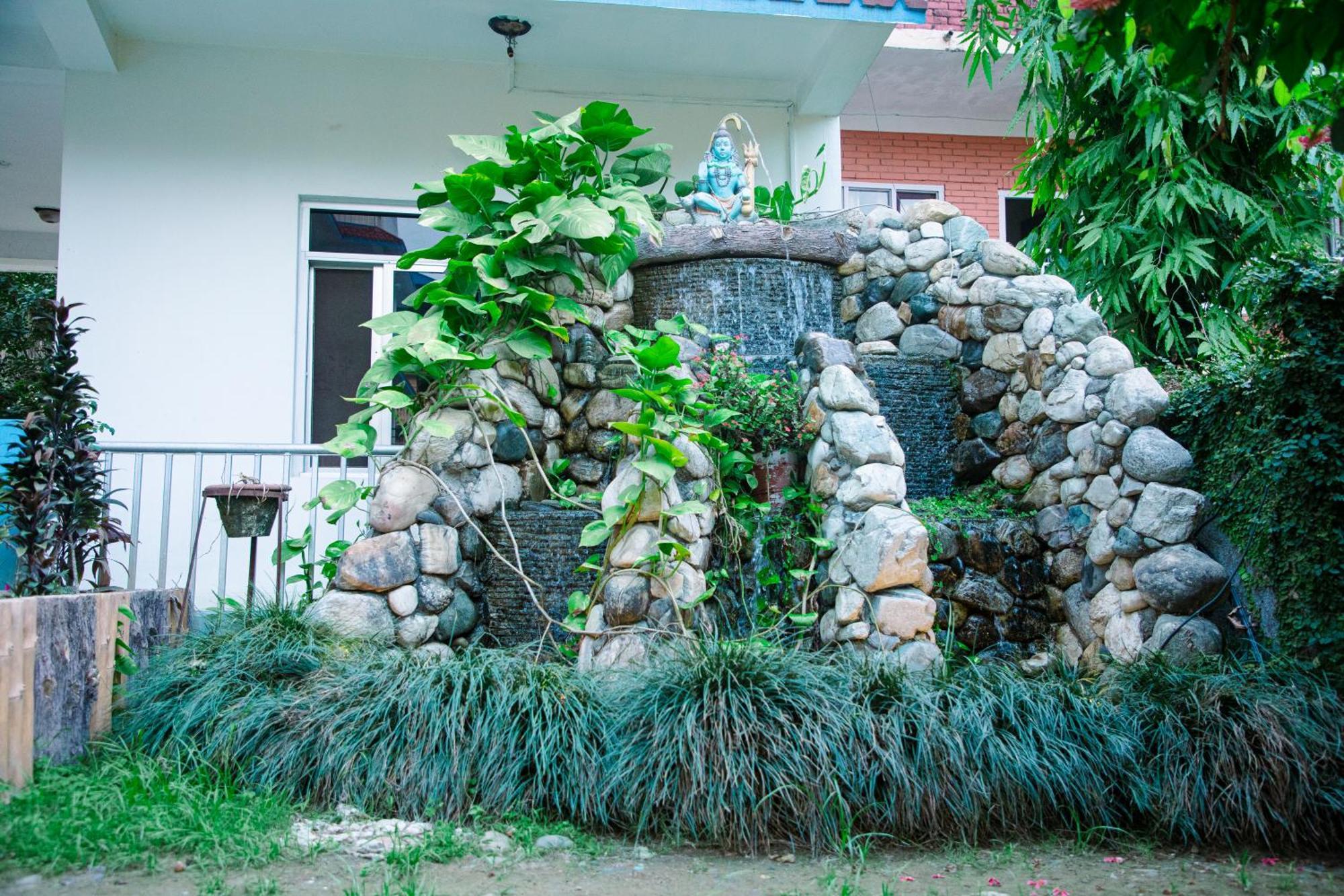 Hotel Shiva'S Dream Sauraha Εξωτερικό φωτογραφία