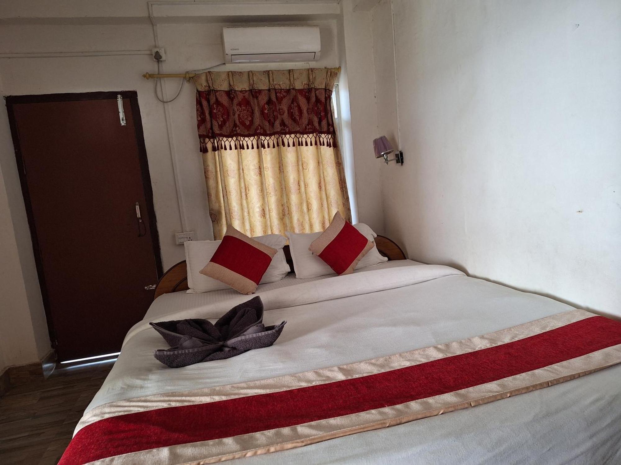 Hotel Shiva'S Dream Sauraha Εξωτερικό φωτογραφία